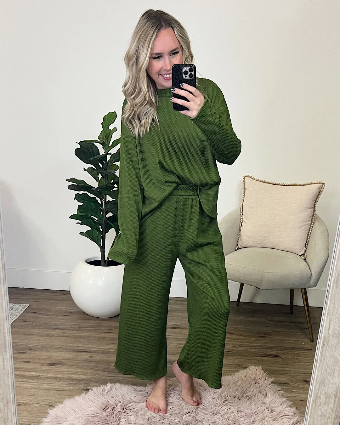 Brandi Textured Ribbed Flowy Top - Pistachio FINAL SALE