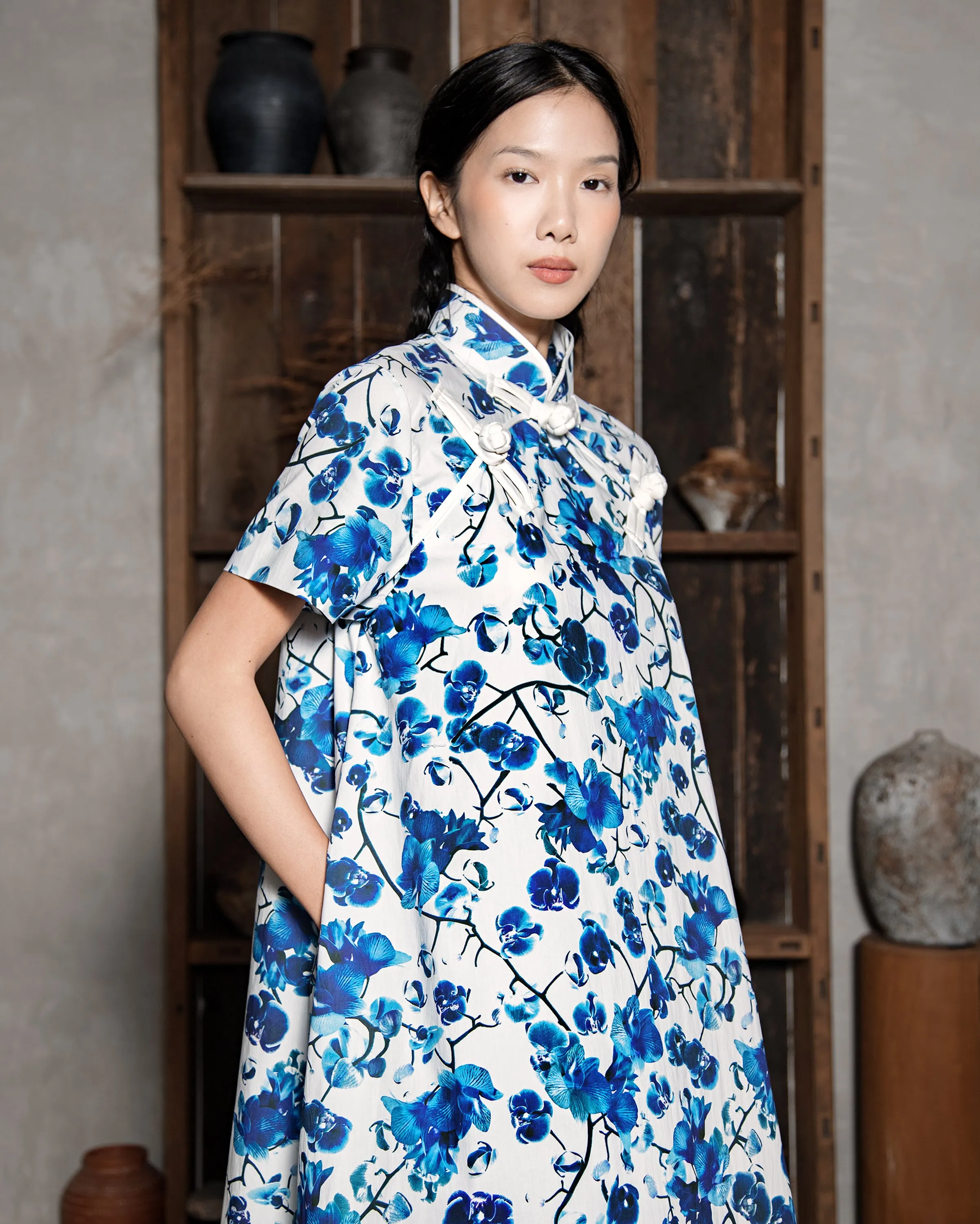 Cheongsam Hua Hua (Blue Orchid)