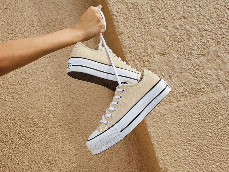 CONVERSE WOMEN'S CHUCK TAYLOR ALL STAR LIFT LOW TOP OAT MILK SHOE