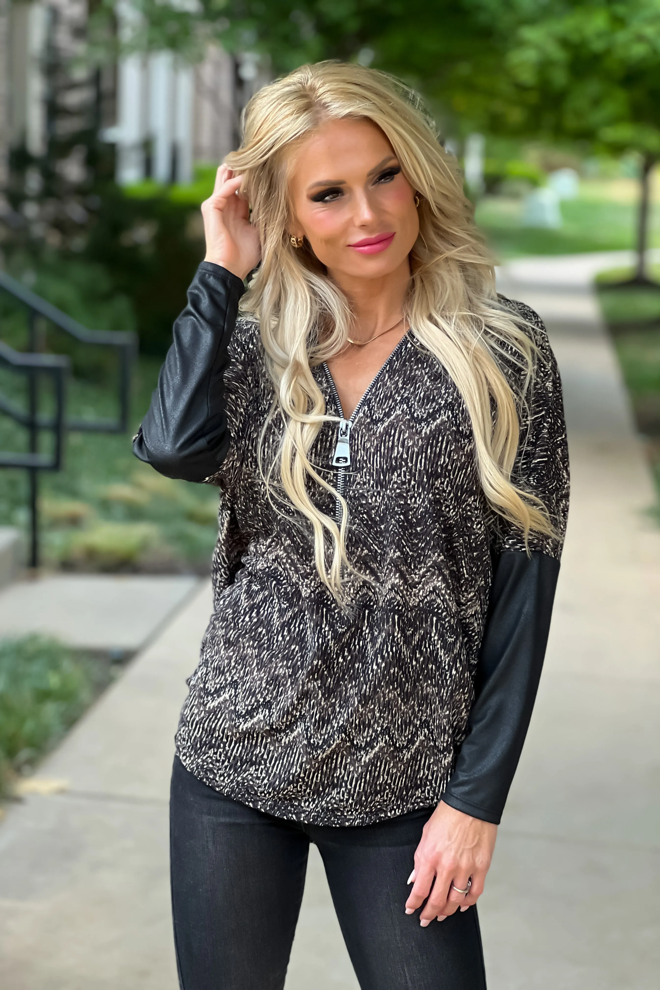 Full Of Passion Zipper Contrast Sleeve Top : Black/Multi