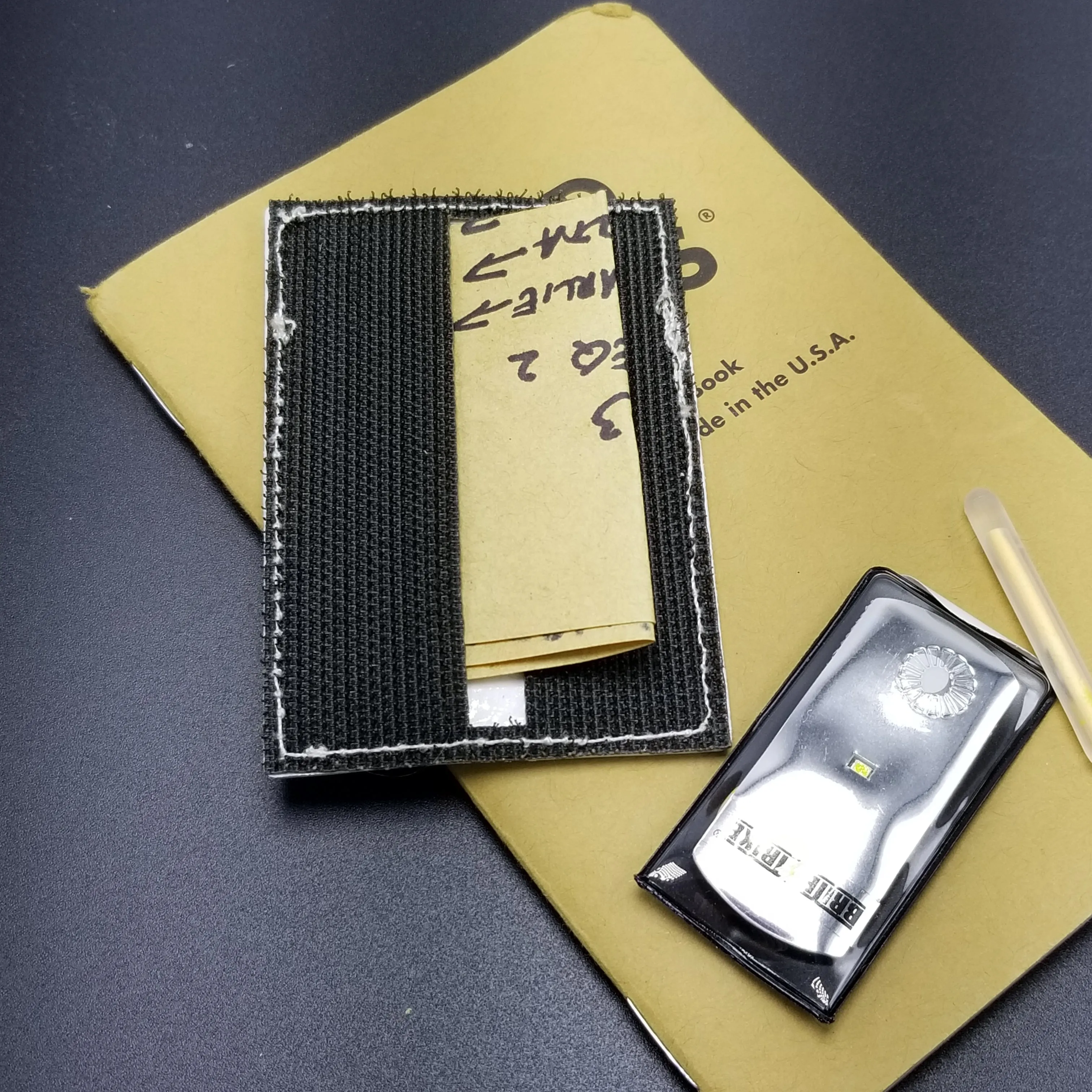 Note Patch Kit: Writable PVC surface for field notetaking with illuminated memo graph.