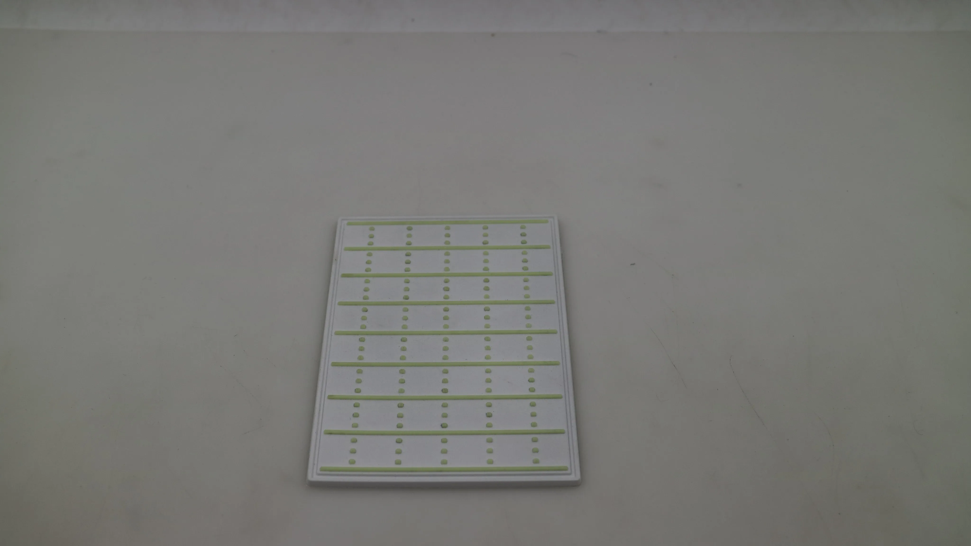 Note Patch Kit: Writable PVC surface for field notetaking with illuminated memo graph.