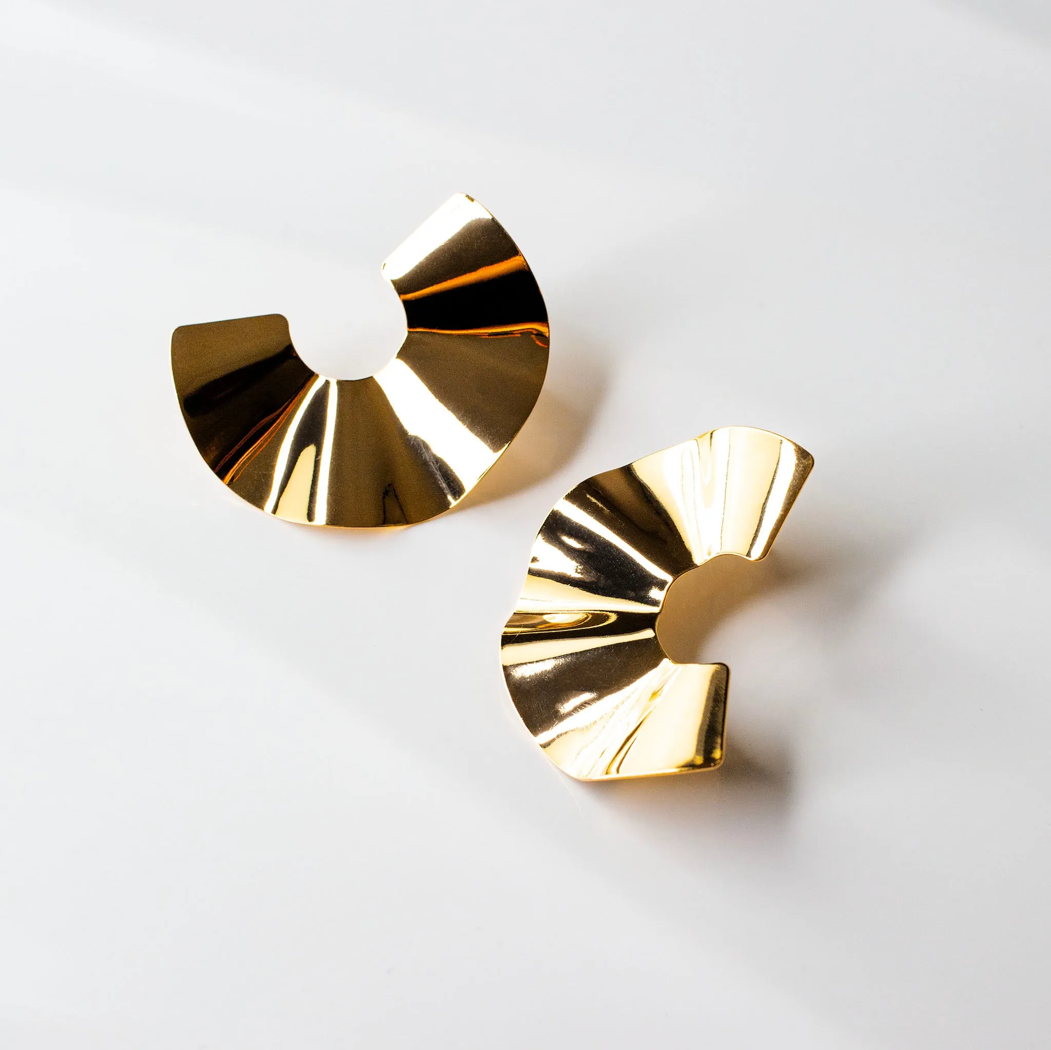 Sol Architectural Wavy Stud Earrings