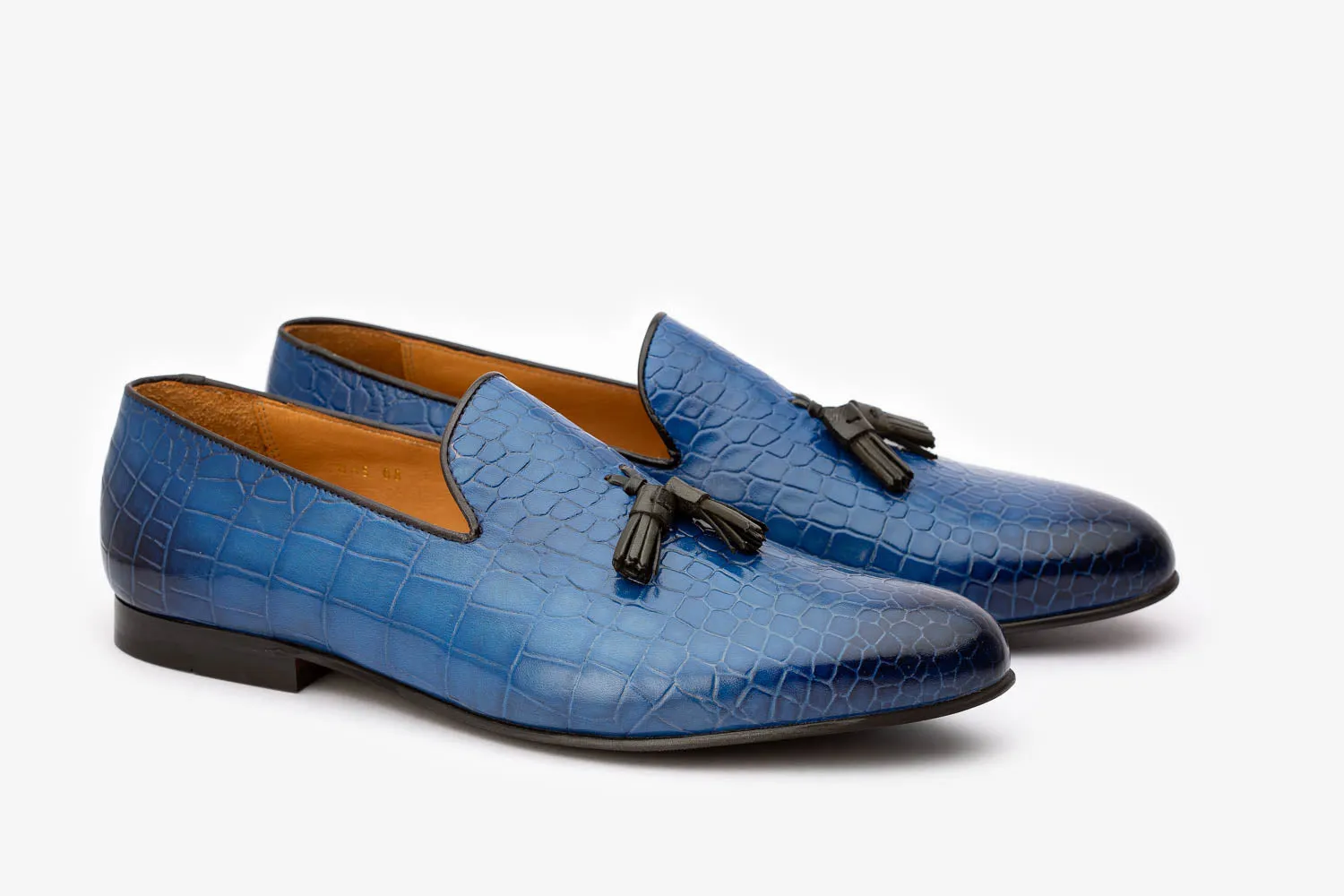 Whole Cut Croc Embossed Tassel Loafer -B